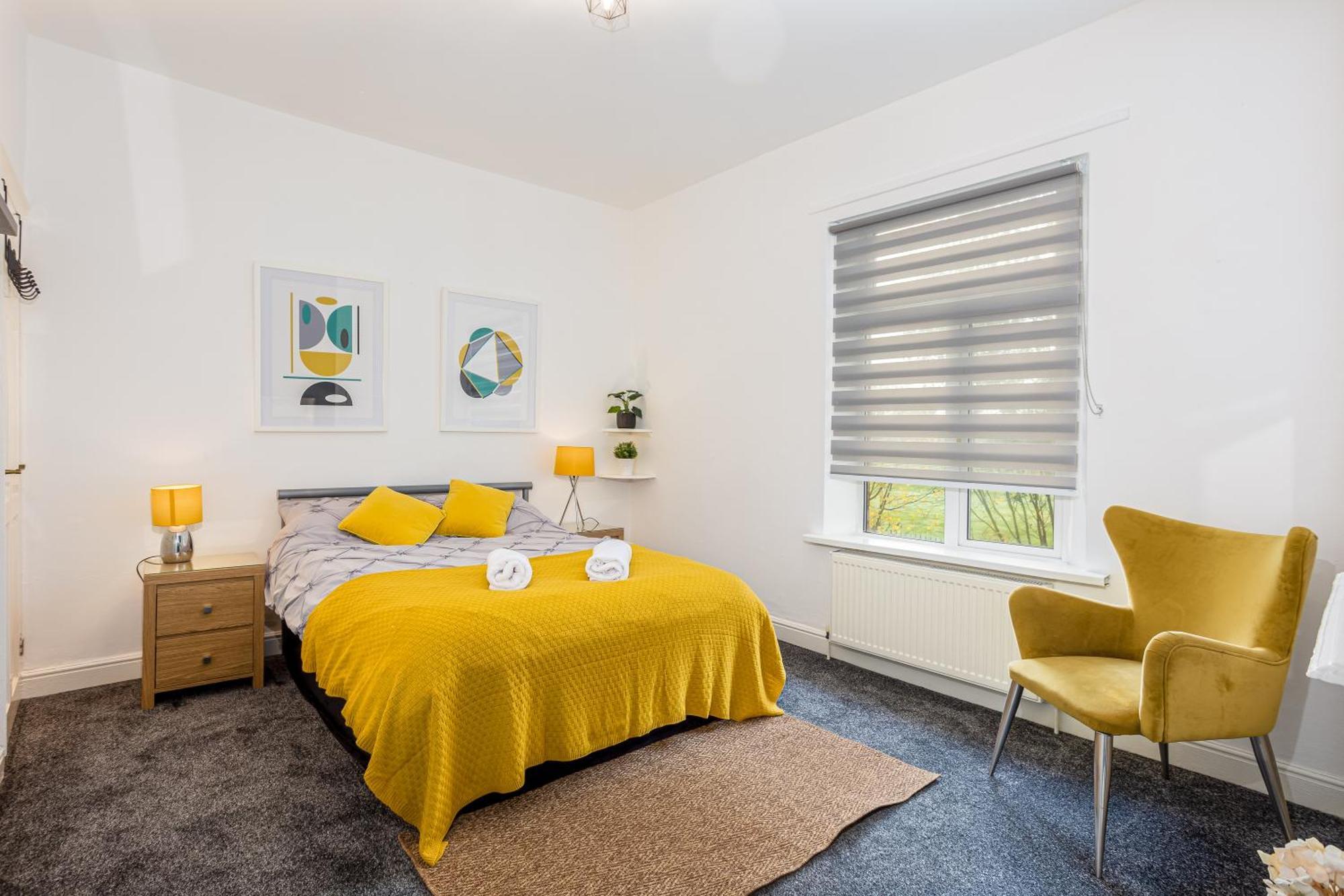 Coronation House By Yourstays - 3 Bedroom House In Newcastle-Under-Lyme Stoke-on-Trent Exteriör bild