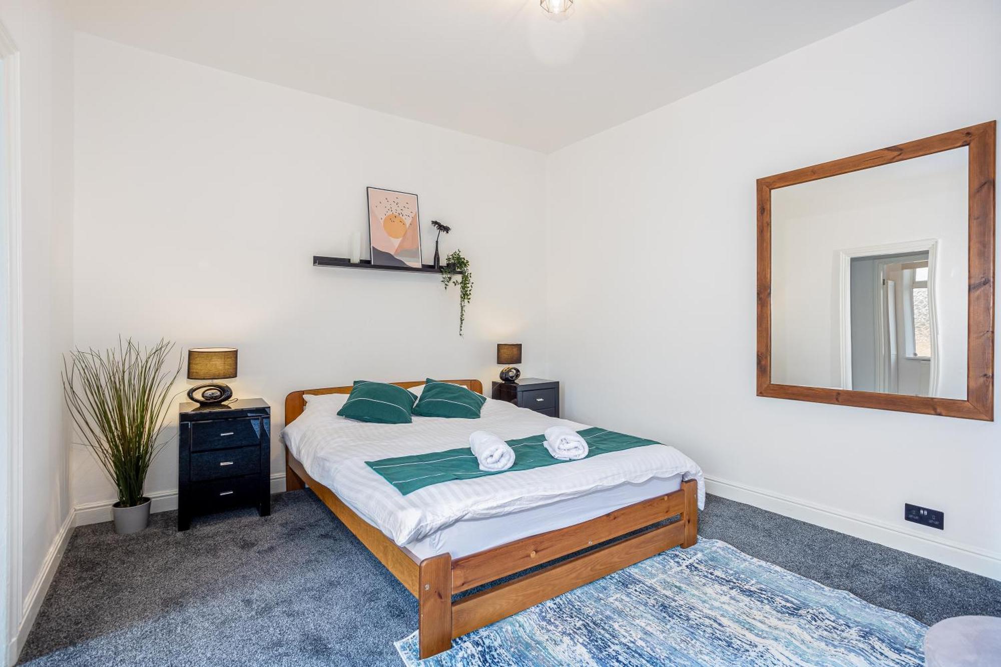 Coronation House By Yourstays - 3 Bedroom House In Newcastle-Under-Lyme Stoke-on-Trent Exteriör bild