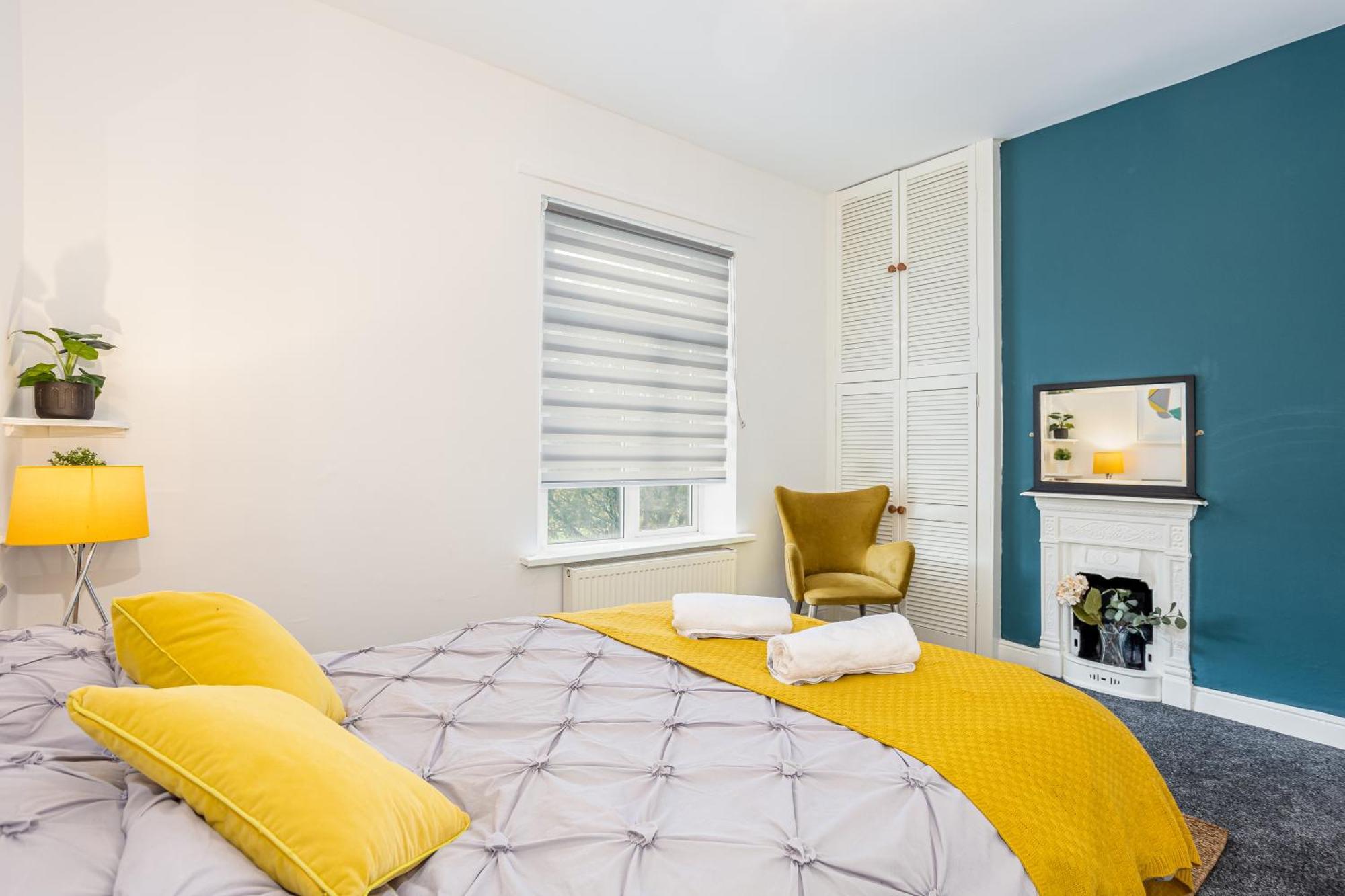 Coronation House By Yourstays - 3 Bedroom House In Newcastle-Under-Lyme Stoke-on-Trent Exteriör bild