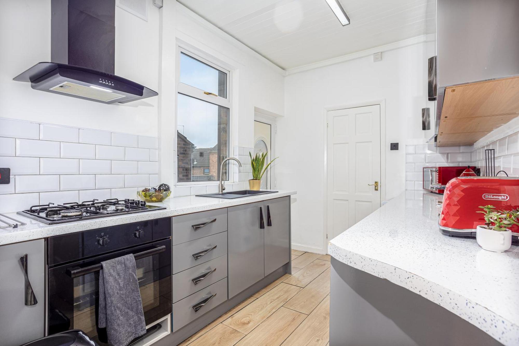 Coronation House By Yourstays - 3 Bedroom House In Newcastle-Under-Lyme Stoke-on-Trent Exteriör bild